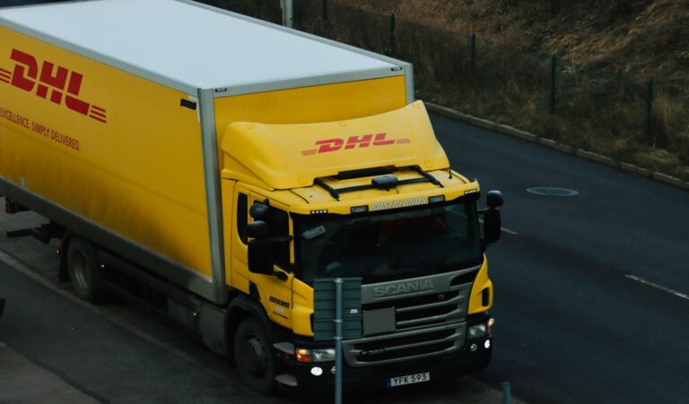 how to find dhl post number