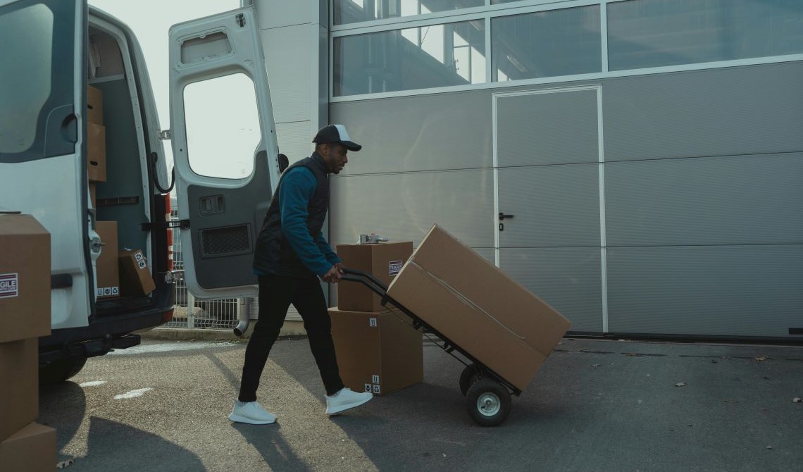 What does “Arrived at Hub” at USPS mean? Find Post Office